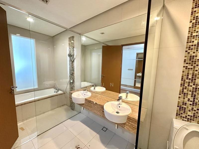 Kondominium untuk Disewa di 8 Gurney (The Shore Condominium) - Gan Chun Kai - Bathroom - PropertyGuru.com.my