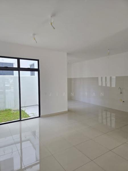 Rumah Kluster untuk Dijual di Eco Botanic (Iskandar Puteri (Nusajaya)) - Wei Jian Tan - Kitchen - PropertyGuru.com.my