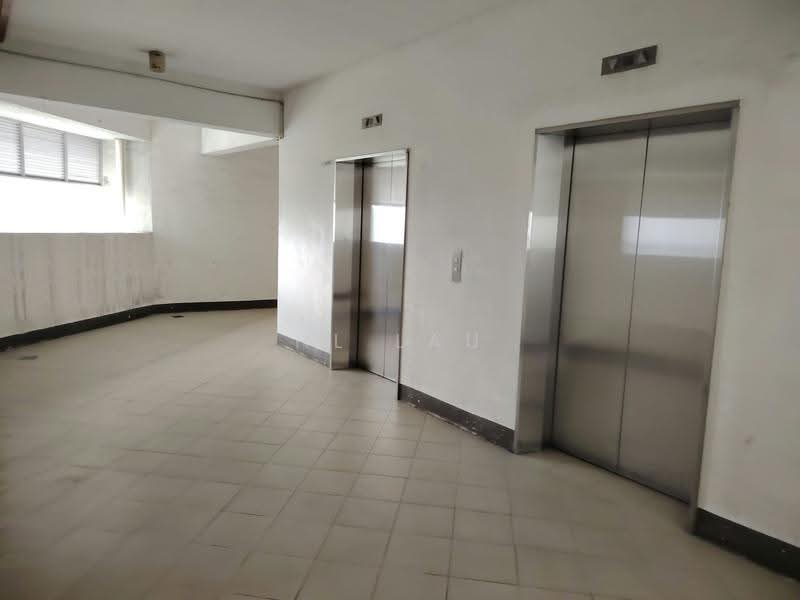 Kondominium untuk Disewa di Desa Impiana - HL Lau - Corridor - PropertyGuru.com.my