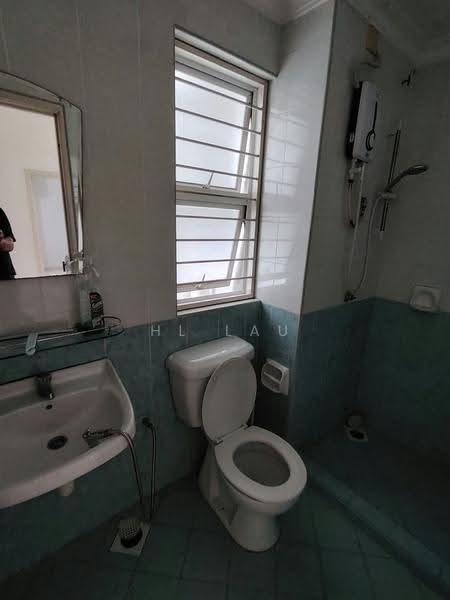 Kondominium untuk Disewa di Desa Impiana - HL Lau - Bathroom - PropertyGuru.com.my