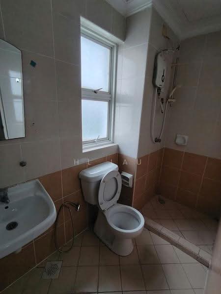Kondominium untuk Disewa di Desa Impiana - HL Lau - Bathroom - PropertyGuru.com.my