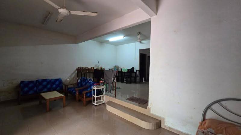 2-storey Terraced House for Sale in Taman Tampoi Indah (Tampoi) - Yvonne Lim - Living Room - PropertyGuru.com.my
