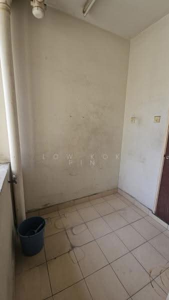 Apartment for Rent at Pangsapuri Kasuarina - Low Kok Pin - Balcony - PropertyGuru.com.my