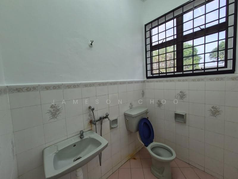 2-storey Terraced House for Rent in Taman Desa Cemerlang (Ulu Tiram) - Jameson Choo - Bathroom - PropertyGuru.com.my