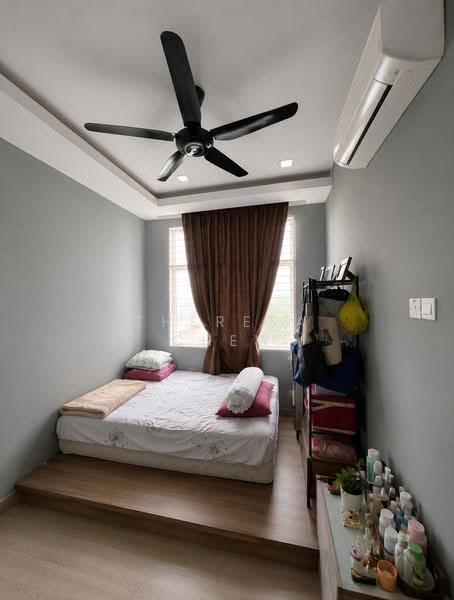 Kediaman Servis untuk Dijual di Subang Olives Residence - Theresa Chew - Bedroom - PropertyGuru.com.my