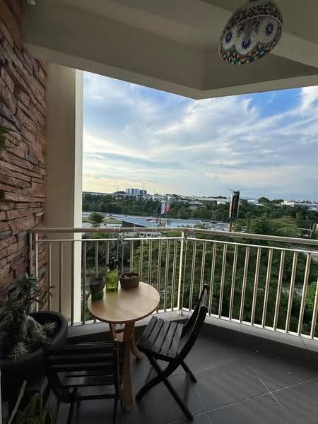 Kediaman Servis untuk Dijual di Subang Olives Residence - Theresa Chew - Balcony - PropertyGuru.com.my