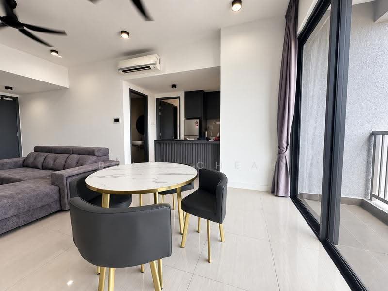 Kondominium untuk Dijual di One Cochrane Residence - Bella Cheah - Living Room - PropertyGuru.com.my