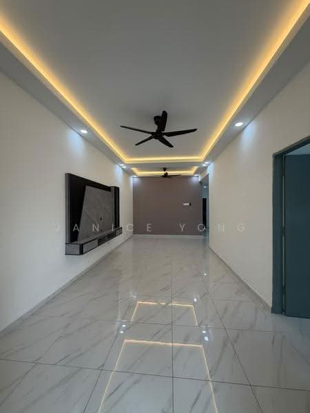 1-storey Terraced House for Sale in Taman Indah (Tampoi) - Janice Yong - Living Room - PropertyGuru.com.my