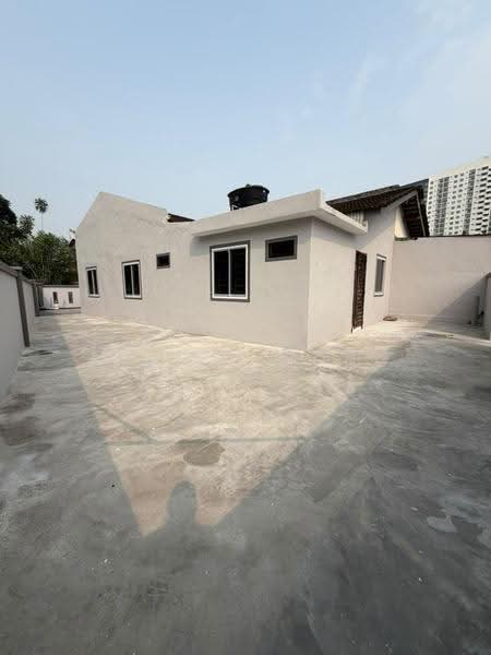 1-storey Terraced House for Sale in Taman Indah (Tampoi) - Janice Yong - Exterior - PropertyGuru.com.my