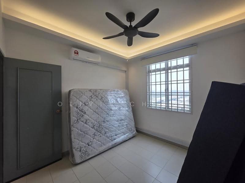 Apartment for Sale at Lake View Suites - Olivia Ching - Bedroom - PropertyGuru.com.my