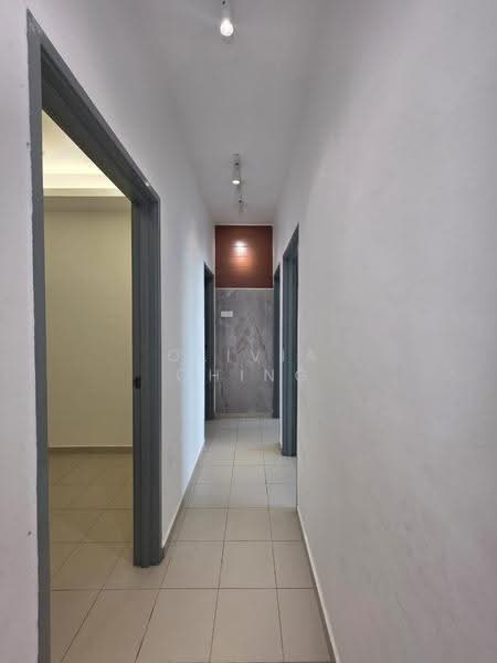 Apartment for Sale at Lake View Suites - Olivia Ching - Corridor - PropertyGuru.com.my