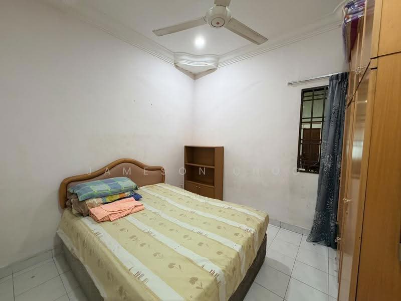 1-storey Terraced House for Sale in Taman Molek (Johor Bahru) - Jameson Choo - Bedroom - PropertyGuru.com.my
