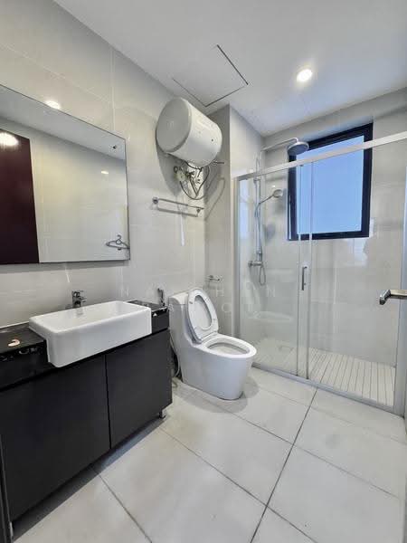 Condominium for Rent at Amberside @ Country Garden Danga Bay - Nabihan Rawof - Bathroom - PropertyGuru.com.my
