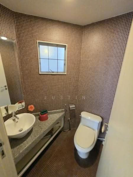 3-storey Terraced House for Sale in Taman Seputeh (Seputeh) - Justin Voon - Bathroom - PropertyGuru.com.my
