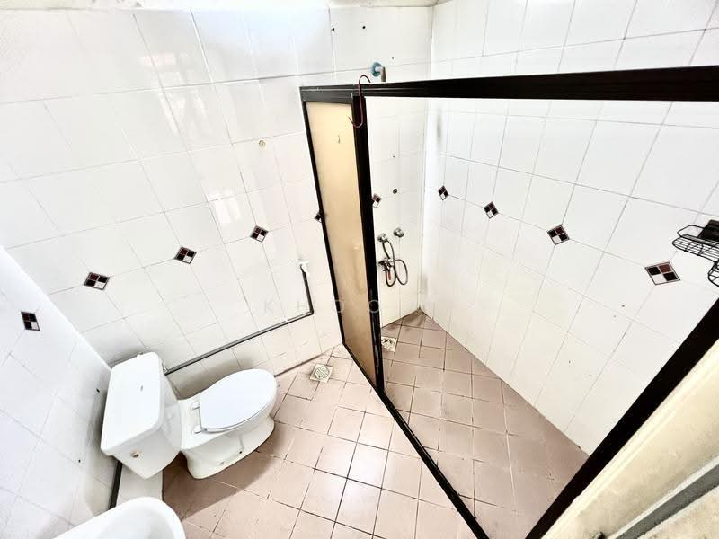 Rumah Teres 1-Tingkat untuk Disewa di Taman Molek (Johor Bahru) - Khoo . - Bathroom - PropertyGuru.com.my