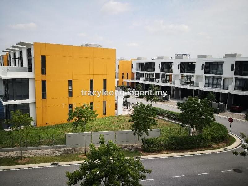 3-storey Terraced House for Sale in Lake Fields (Sungai Besi) - Tracy Leong - PropertyGuru.com.my