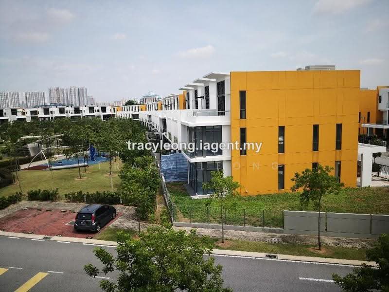 3-storey Terraced House for Sale in Lake Fields (Sungai Besi) - Tracy Leong - PropertyGuru.com.my