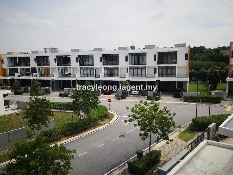 3-storey Terraced House for Sale in Lake Fields (Sungai Besi) - Tracy Leong - PropertyGuru.com.my