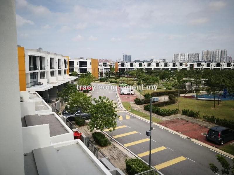 3-storey Terraced House for Sale in Lake Fields (Sungai Besi) - Tracy Leong - PropertyGuru.com.my