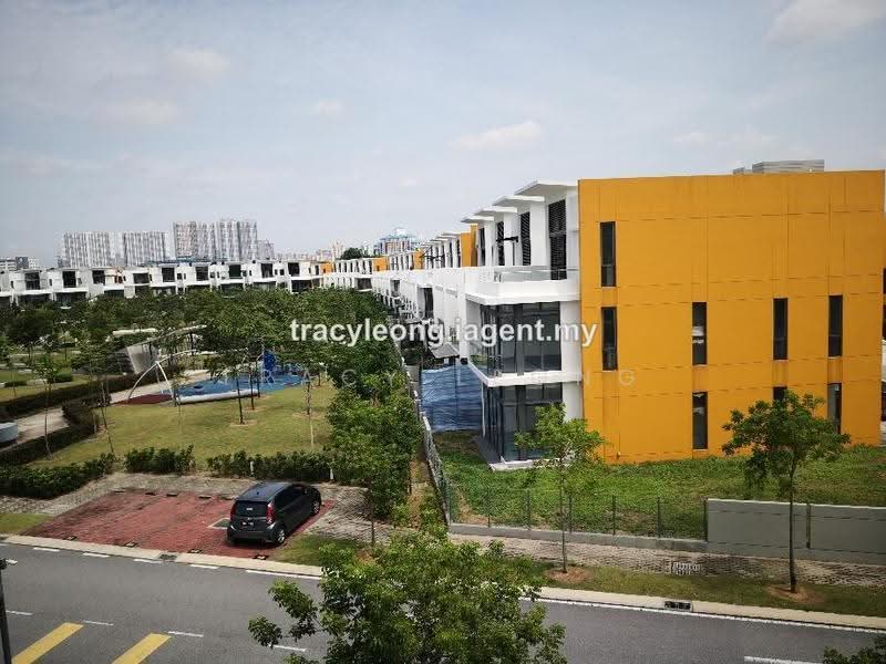 3-storey Terraced House for Sale in Lake Fields (Sungai Besi) - Tracy Leong - PropertyGuru.com.my