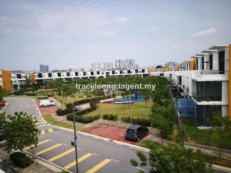 3-storey Terraced House for Sale in Lake Fields (Sungai Besi) - Tracy Leong - PropertyGuru.com.my