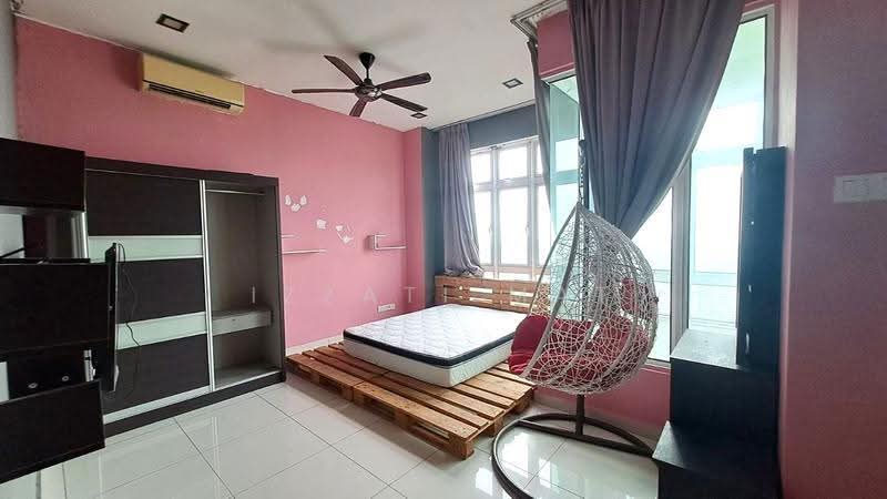 Condominium for Sale at Sri Putramas III / Royal Regent - Izzati Mat - Bedroom - PropertyGuru.com.my