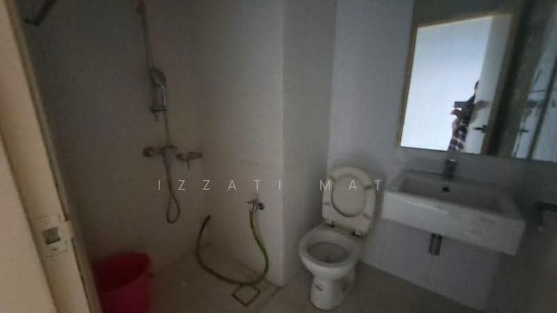 Condominium for Sale at Sri Putramas III / Royal Regent - Izzati Mat - Bathroom - PropertyGuru.com.my