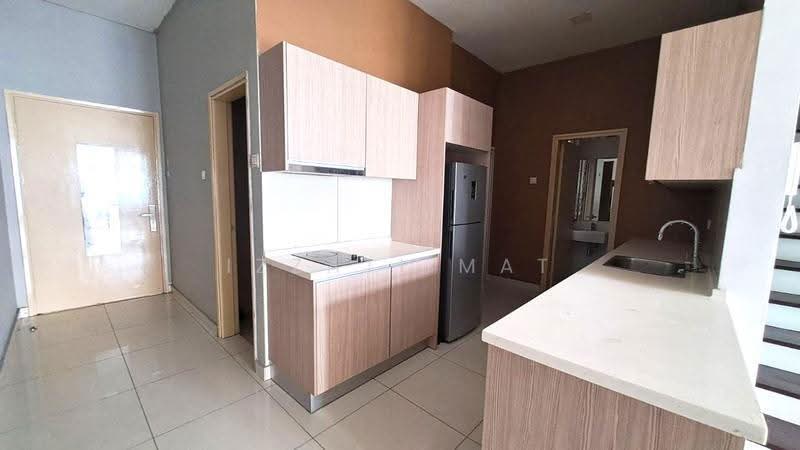 Condominium for Sale at Sri Putramas III / Royal Regent - Izzati Mat - Kitchen - PropertyGuru.com.my