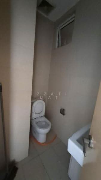 Condominium for Sale at Sri Putramas III / Royal Regent - Izzati Mat - Bathroom - PropertyGuru.com.my