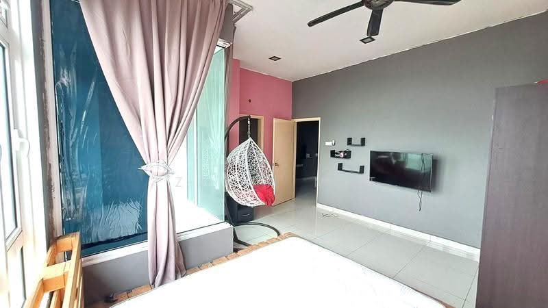 Condominium for Sale at Sri Putramas III / Royal Regent - Izzati Mat - Bedroom - PropertyGuru.com.my