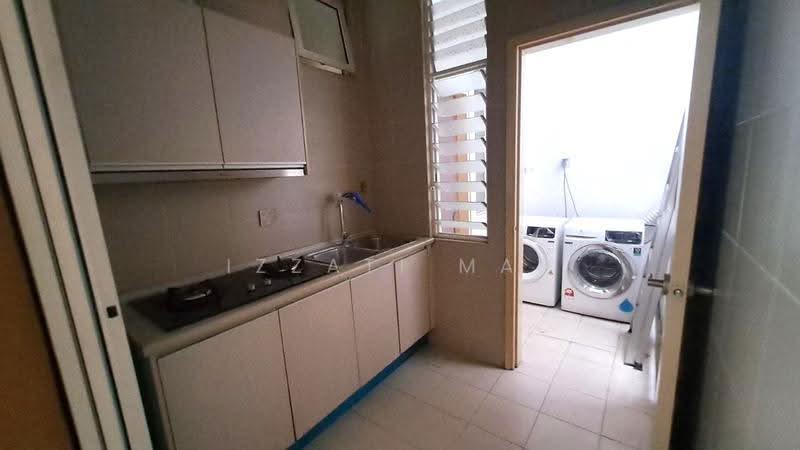 Condominium for Sale at Sri Putramas III / Royal Regent - Izzati Mat - Kitchen - PropertyGuru.com.my