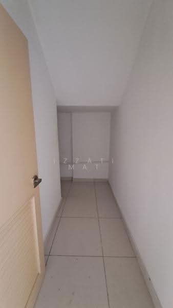 Condominium for Sale at Sri Putramas III / Royal Regent - Izzati Mat - Corridor - PropertyGuru.com.my