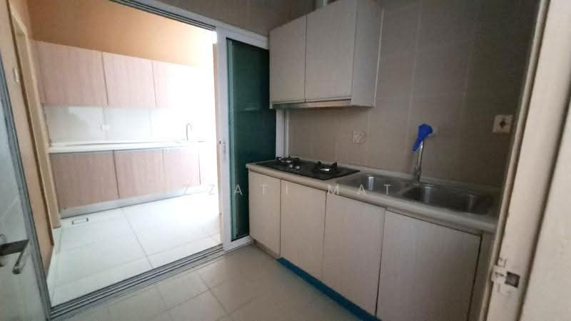 Condominium for Sale at Sri Putramas III / Royal Regent - Izzati Mat - Kitchen - PropertyGuru.com.my