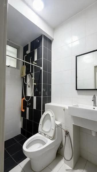 Service Residence for Sale at D'Ambience Residences (Pangsapuri Ikatan Flora) - Janice Teo - Bathroom - PropertyGuru.com.my