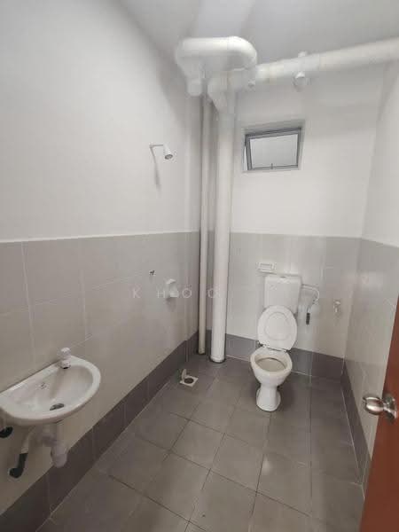 Flat for Rent at PANGSAPURI PULAI MUTIARA 3 - Khoo . - Bathroom - PropertyGuru.com.my