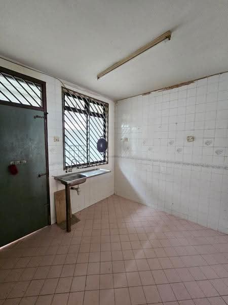 2-storey Terraced House for Sale in Taman Tan Sri Yaacob (Johor Bahru) - Sean Yeoh - Kitchen - PropertyGuru.com.my