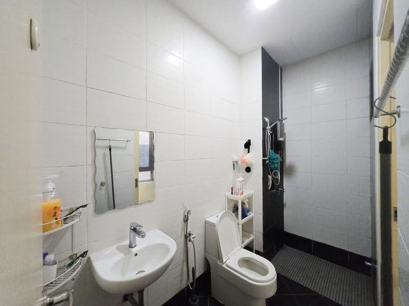 Service Residence for Sale at Saville @ Melawati - Zul Syafiq - Bathroom - PropertyGuru.com.my