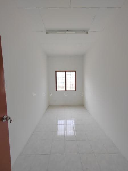 1-storey Terraced House for Sale in Lestari Putra (Seri Kembangan) - Max Chua - Interior - PropertyGuru.com.my