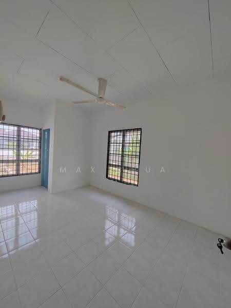 1-storey Terraced House for Sale in Lestari Putra (Seri Kembangan) - Max Chua - Interior - PropertyGuru.com.my