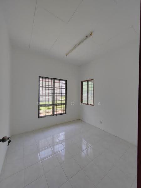 1-storey Terraced House for Sale in Lestari Putra (Seri Kembangan) - Max Chua - Interior - PropertyGuru.com.my
