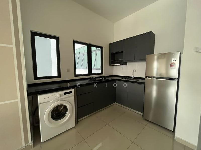 Kediaman Servis untuk Disewa di B11 Parkland Residence - KC Khoo - Kitchen - PropertyGuru.com.my