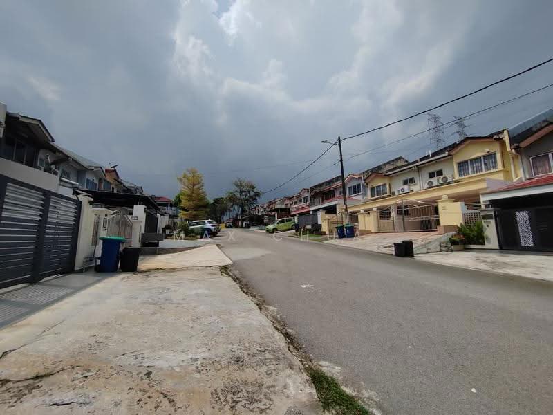 2-storey Terraced House for Sale in Bandar Putra Permai (Seri Kembangan) - Max Chua - Exterior - PropertyGuru.com.my