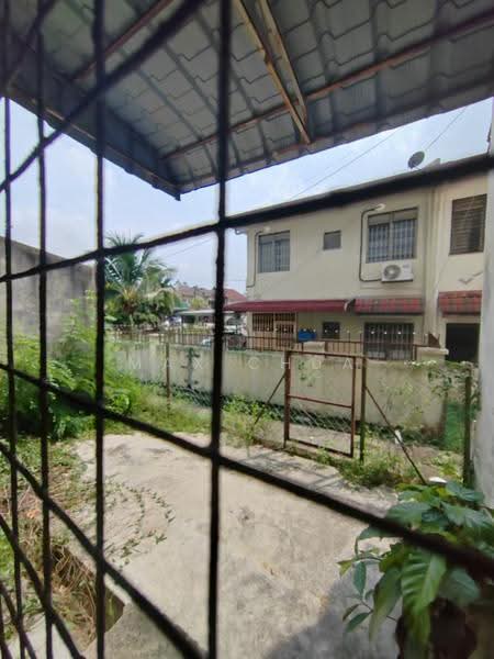 2-storey Terraced House for Sale in Bandar Putra Permai (Seri Kembangan) - Max Chua - Exterior - PropertyGuru.com.my