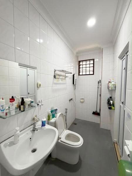 2-storey Terraced House for Sale in Permas Jaya (Johor) - Ken Liew - Bathroom - PropertyGuru.com.my