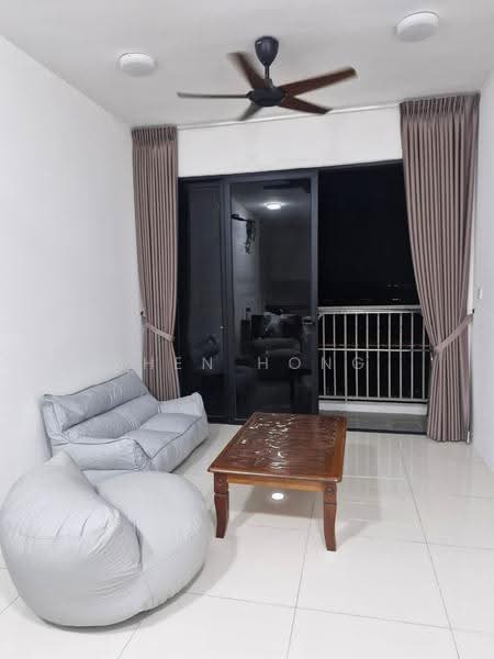 Kediaman Servis untuk Dijual di Vivo Executive Apartment - Zhen Hong - Living Room - PropertyGuru.com.my