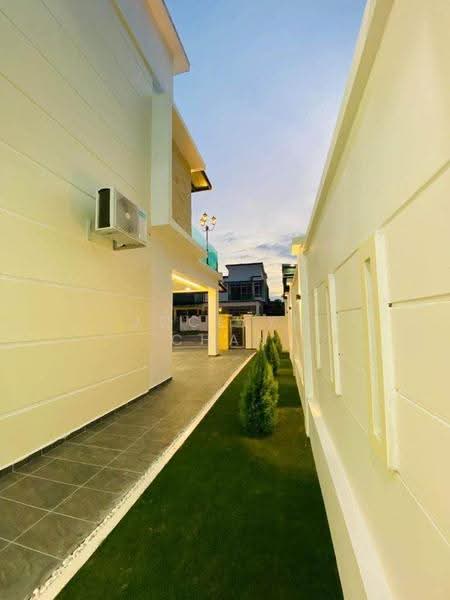 Semi-Detached House for Sale in Seremban (Negeri Sembilan) - Jocelyn Chan - Exterior - PropertyGuru.com.my