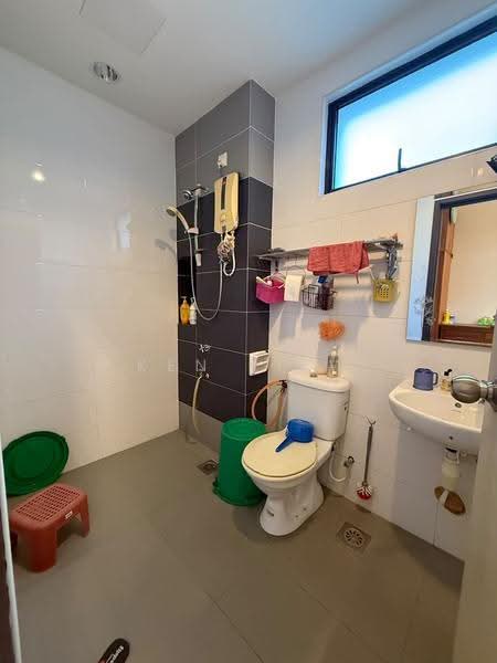Link Bungalow for Sale in Taman Adda Heights (Tebrau) - Ken Liew - Bathroom - PropertyGuru.com.my