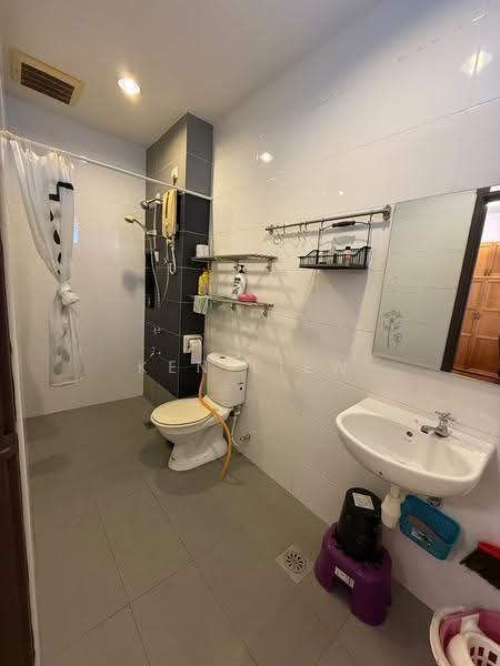 Link Bungalow for Sale in Taman Adda Heights (Tebrau) - Ken Liew - Bathroom - PropertyGuru.com.my