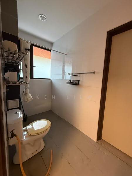 Link Bungalow for Sale in Taman Adda Heights (Tebrau) - Ken Liew - Bathroom - PropertyGuru.com.my
