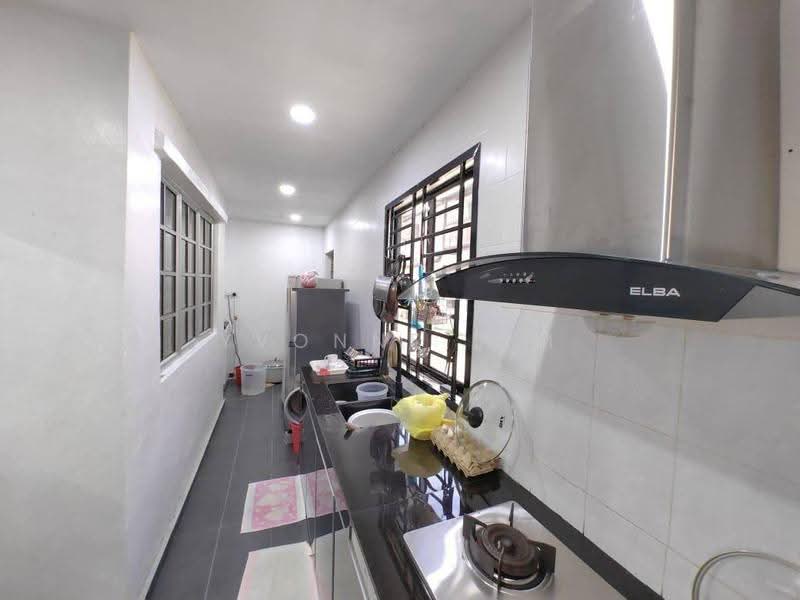 2-storey Terraced House for Sale in Bandar Putra Kulai (Kulai) - Yvonne Lim - Kitchen - PropertyGuru.com.my